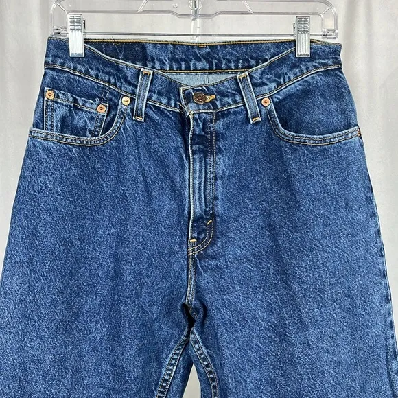 Vintage 90’s Levi’s 550 Relaxed Fit Tapered Leg Jeans.