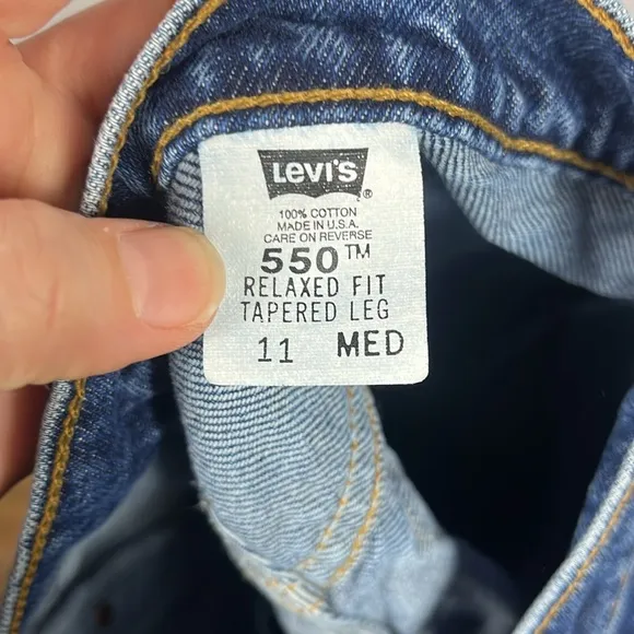 Vintage 90’s Levi’s 550 Relaxed Fit Tapered Leg Jeans.
