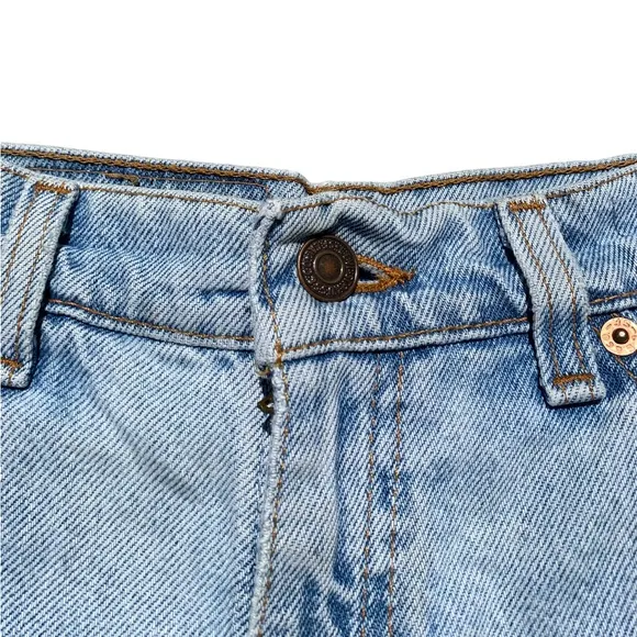 Vintage 90s Levi’s 910 Classic Fit Distressed Blue Women’s Denim Shorts