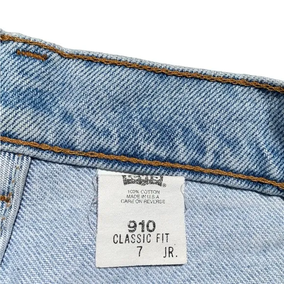 Vintage 90s Levi’s 910 Classic Fit Distressed Blue Women’s Denim Shorts
