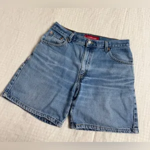 Vintage Levi’s 100% Cotton Light Wash Classic Fit Jean Shorts Size 10 M Classic