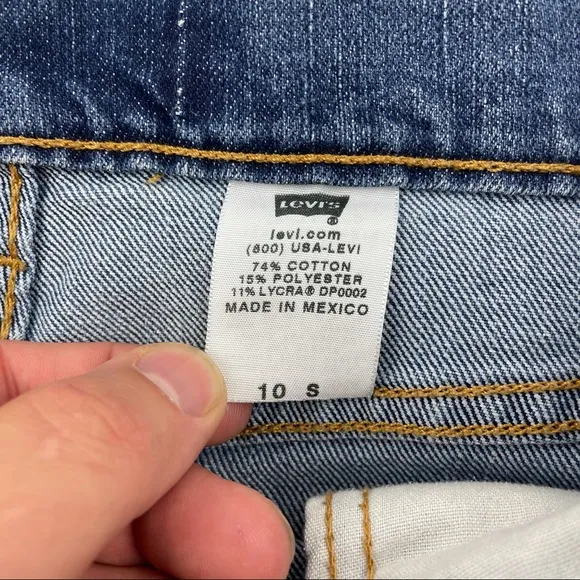 Vintage Levi’s 512 High Waist wedgie fit Jeans