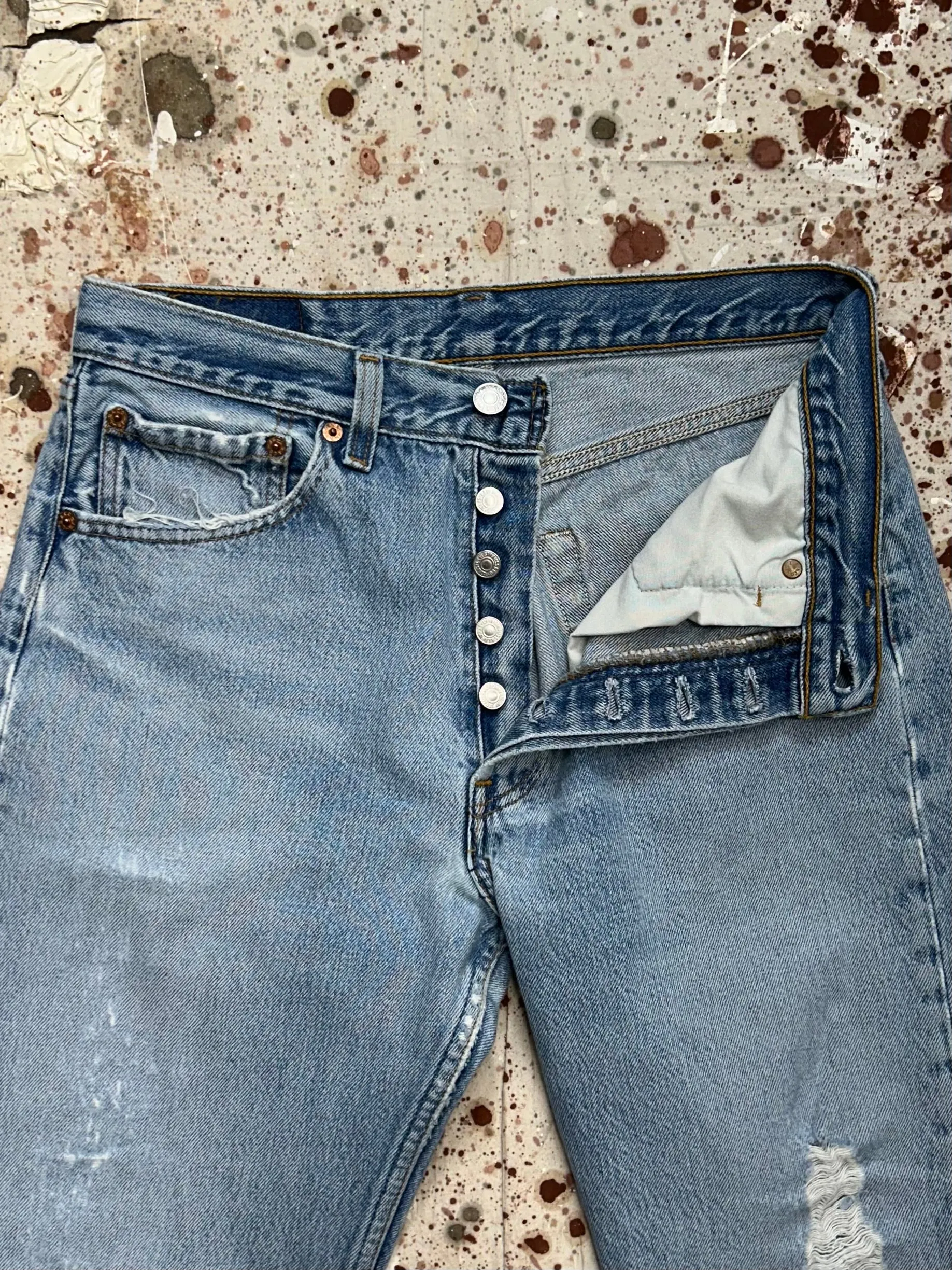 Vintage USA Levi's 501xx Light Wash Denim Jeans with Feathers (JYJ1024-322)