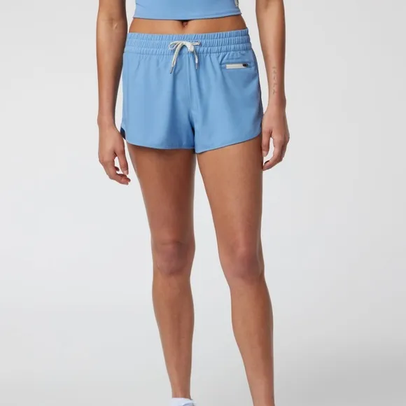 🆕Vuori Clementine Short 2.0 in Color: Isle Blue • BNWT!