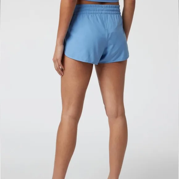 🆕Vuori Clementine Short 2.0 in Color: Isle Blue • BNWT!